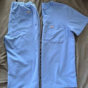 Figs Scrubs. Top sz Medium, Bottom sz Small